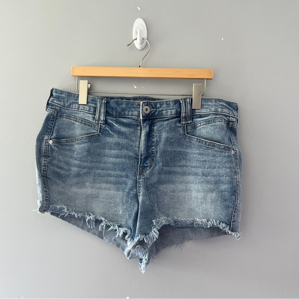 Torrid High Rise Cutoff Denim Shorts Size 16